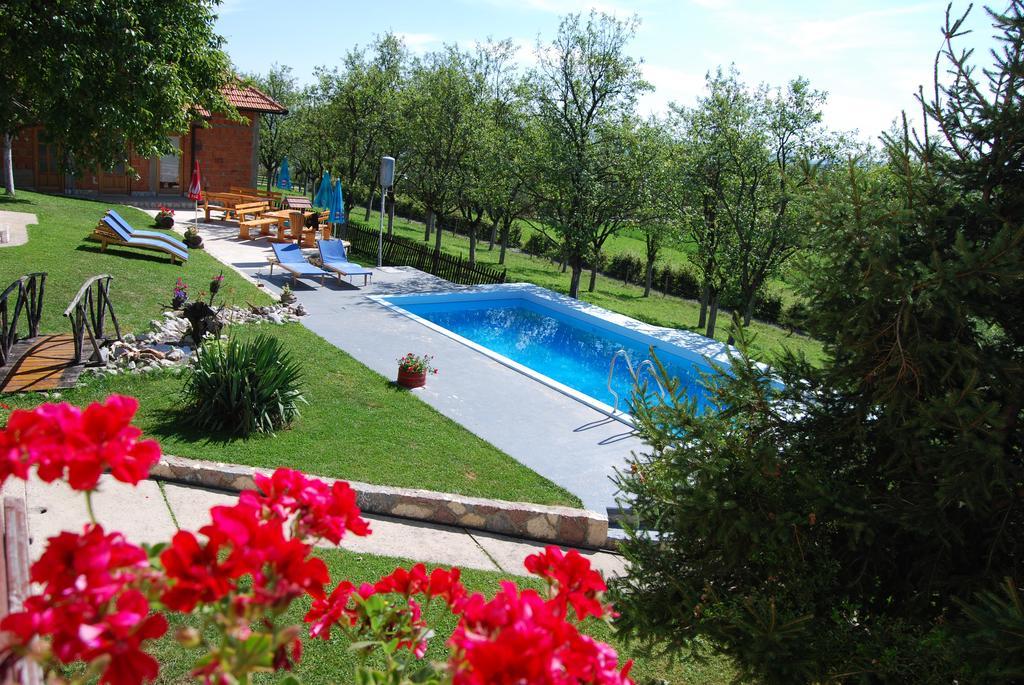 Seoski Turizam Melovic Rozanstvo Exterior photo
