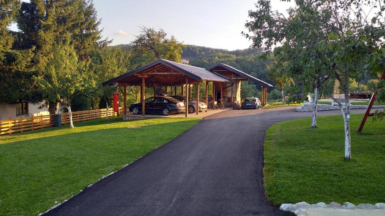 Seoski Turizam Melovic Rozanstvo Exterior photo
